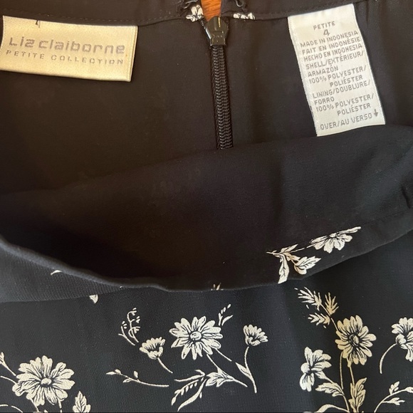 Liz Claiborne size 4 petite a line black flowered print lined skirt - Picture 3 of 5